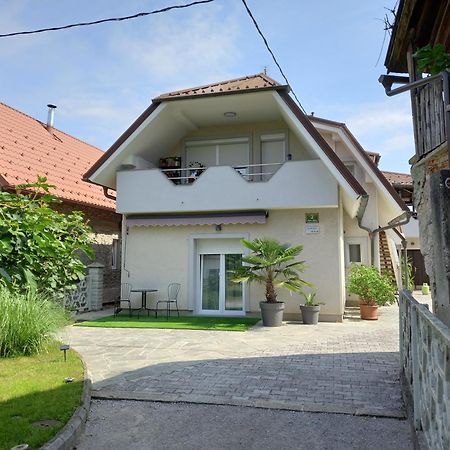 Stara Jezica Apartments With Wifi Ljubljana Bagian luar foto